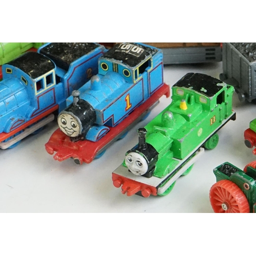 306 - Collection of Ertl Thomas & Friends diecast trains, carriages etc