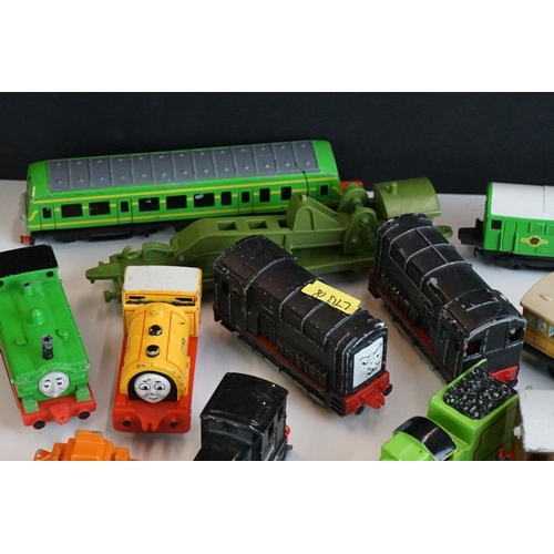 306 - Collection of Ertl Thomas & Friends diecast trains, carriages etc