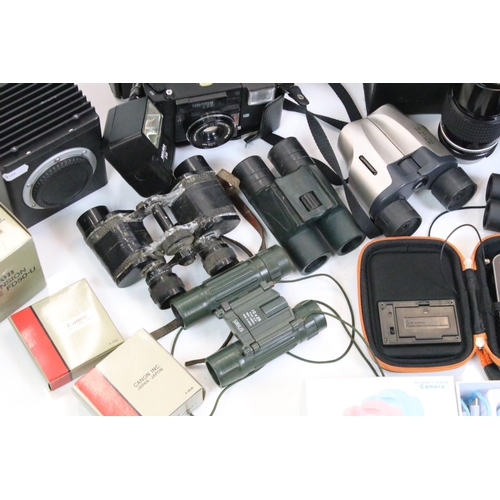 354 - Cameras and Binoculars - Cameras including Polo 33.0 in case with accessories, Konica C35, Boxed Viv... 