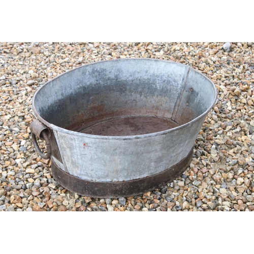 528 - Large Galvanised Oval Bath Tub / Garden Planter, 82cm long x 28cm high