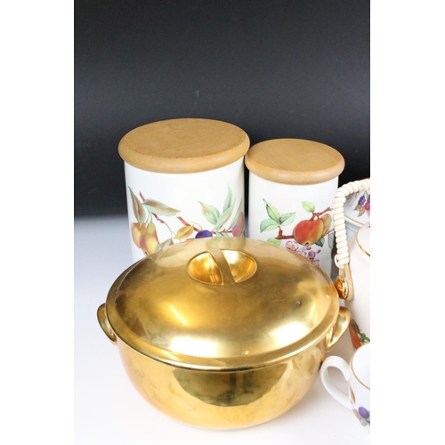 82 - Collection of Royal Worcester ' Evesham ' Kitchen ware including 2 x lidded tureens, 11 tea cups, 10... 