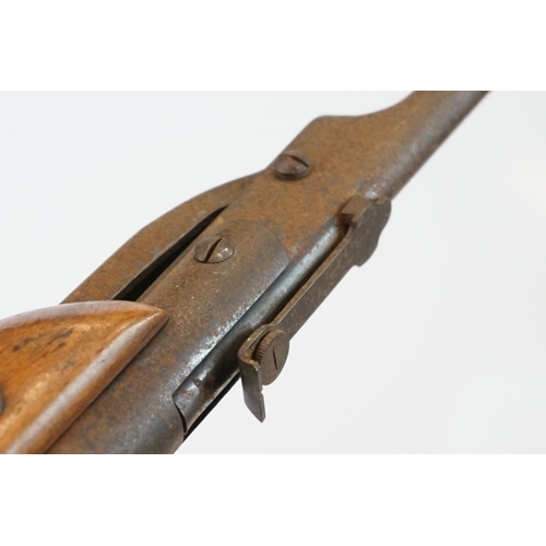 276 - A vintage German Haenel XXX air rifle.