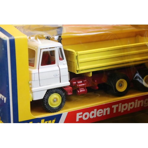 1243 - Ex Shop Stock Dinky - 12 Boxed Dinky 432 Foden Tipping Lorry diecast models, plus 2 x unboxed exampl... 