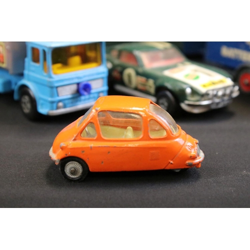 1253 - Over 35 mid 20th C onwards play worn diecast models to include Matchbox & Dinky, featuring Dinky Sup... 