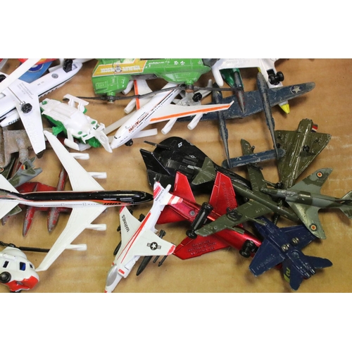 1261 - Around 80 mid 20th C onwards diecast model aircraft, to include Dinky, Timpo Toys, Corgi, Matchbox, ... 