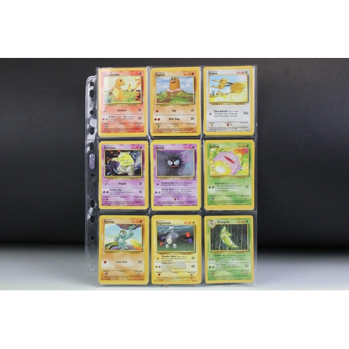 1427 - Pokémon Trading Cards - Complete Wizards Of The Coast Pokemon Base Set cards, no shadowless cards, 2... 