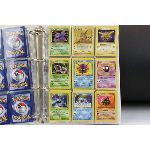 1428 - Pokémon Trading Cards - Complete Wizards Of The Coast Pokemon Fossil card Set with First Editions & ... 