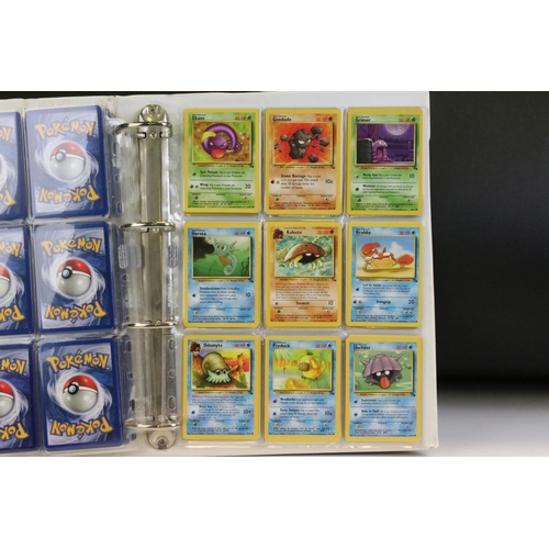 1428 - Pokémon Trading Cards - Complete Wizards Of The Coast Pokemon Fossil card Set with First Editions & ... 