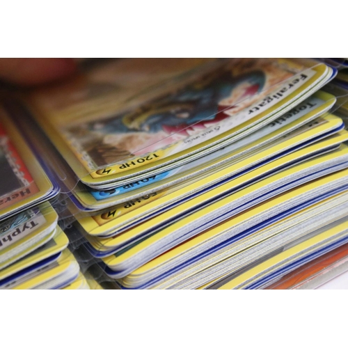 1512 - Pokémon Trading Cards - Near complete Pokemon Dragon Frontiers card Set including Charizard Star 100... 