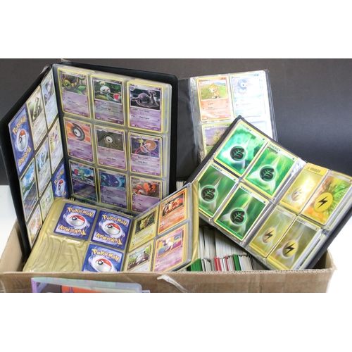 1560 - Pokémon Trading Cards - Large collection Of Pokemon Cards to include common, uncommon, rare, holo ra... 