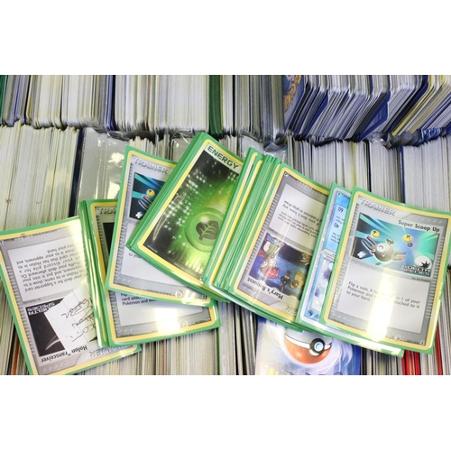 1560 - Pokémon Trading Cards - Large collection Of Pokemon Cards to include common, uncommon, rare, holo ra... 