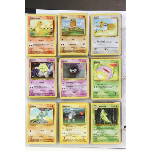 1565 - Pokémon Trading Cards - Complete Wizards Of The Coast Base Set with many duplicates & 1 x 1st Macham... 