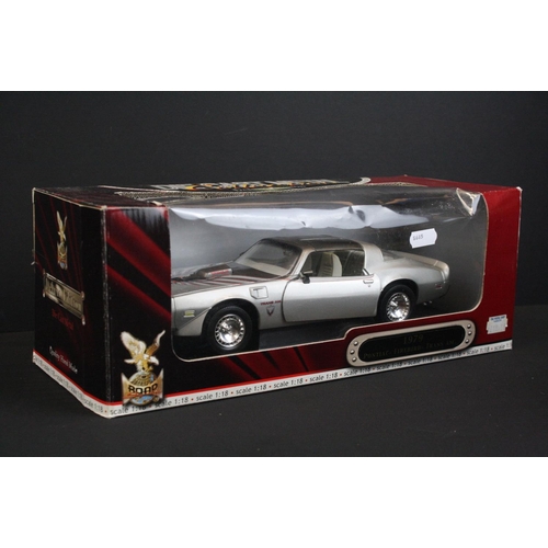 1132 - Eight Boxed diecast models, 1:16 to 1:24 scale, to include Revell 08978 Auto Union 1000 S Coupe, Eag... 