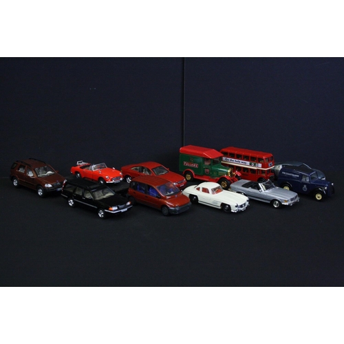 1140 - 12 Boxed Matchbox Models of Yesteryear diecast models plus 24 unboxed contemporary diecast models to... 