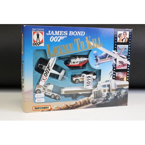 1019 - Boxed Matchbox James Bond 007 Licence To Kill diecast model set (complete), together with 2 x Matchb... 