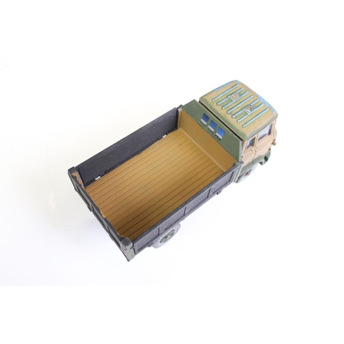 1352 - Three boxed Dinky 435 Bedford TK Tipper diecast models to include white cab / orange tipper, all yel... 