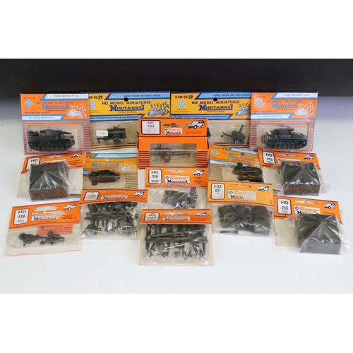 148 - Around 28 carded/bagged and unopened Roco HO gauge plastic military figures and models