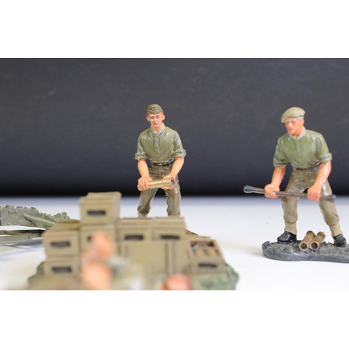 153 - Boxed Britains World War II British 25PD Field Piece With Crew metal figure set, no. 17587, plus a b... 