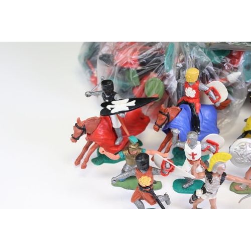 162 - Collection of circa 1970s plastic figures to include Timpo, Crescent, Britains etc featuring Knights... 