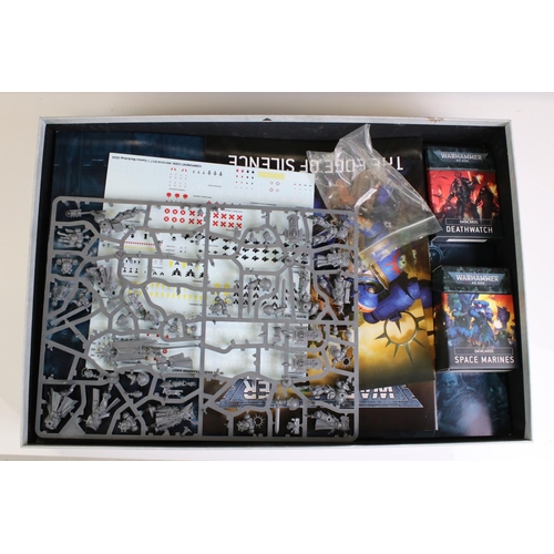 171 - Games Workshop / War Gaming - Two boxed Warhammer 40000 Indomitus sets, full contents unchecked but ... 