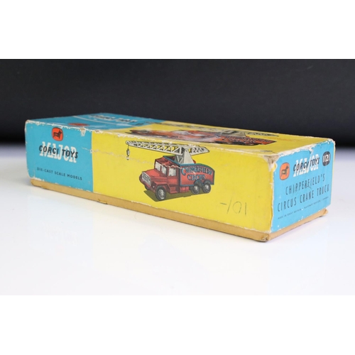 1359 - Boxed Corgi Major 1121 Chipperfield's Circus Crane Truck diecast model (paint chips, box showing edg... 