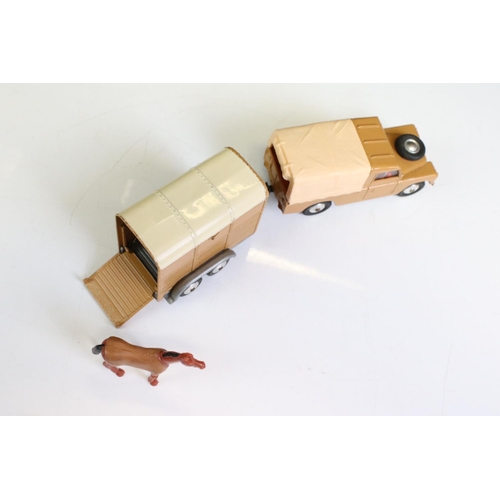 1367 - Boxed Corgi Gift Set No 2 Land Rover with Rice's Pony Trailer and Pony, with horse figure and inner ... 