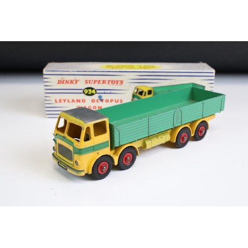 1301 - Two boxed Dinky Supertoys diecast models to include 582 Pullmore Car Transporter with Loading Ramp a... 