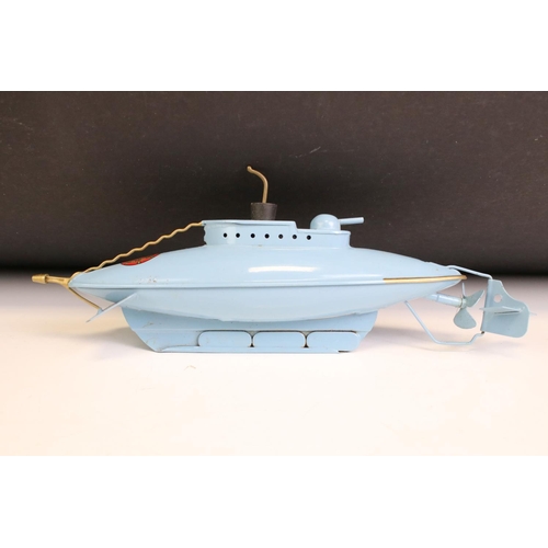 1301A - Boxed Sutcliffe Model tinplate Unda Wunda clockwork diving submarine in pale blue, with key (an area... 