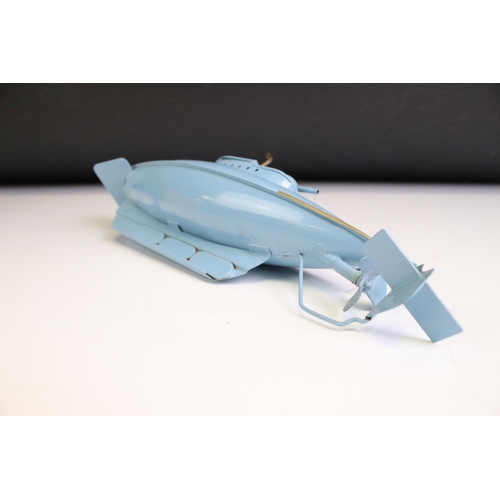 1301A - Boxed Sutcliffe Model tinplate Unda Wunda clockwork diving submarine in pale blue, with key (an area... 