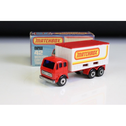 1377 - Matchbox 75 Trade Box containing 13 x boxed Matchbox Superfast & Rolamatics diecast models to includ... 