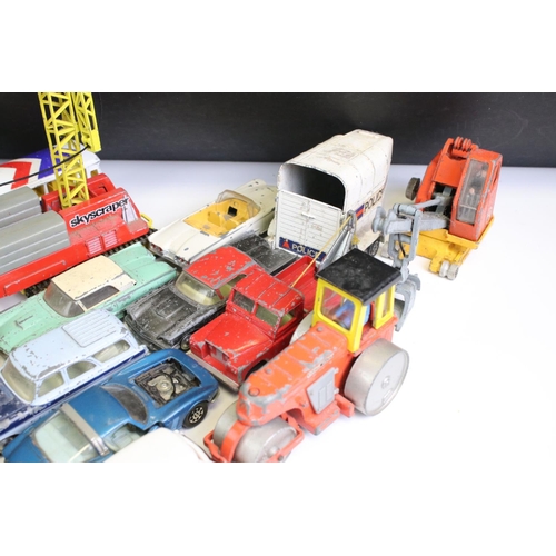 1343 - 38 Mid 20th C play worn diecast models to include Corgi and Dinky examples, featuring Dinky Range Ro... 