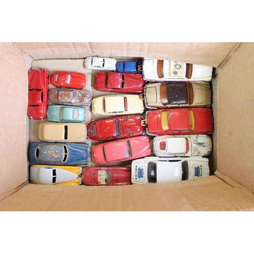 1344 - 19 Play worn diecast models, mainly mid 20th C, to include Dinky, Triang, Matchbox and Corgi, featur... 