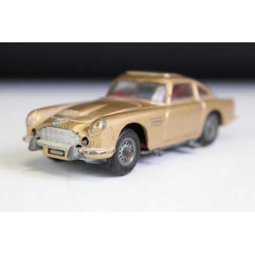 1386 - Boxed Corgi 261 James Bond 007 Aston Martin DB5 diecast model with ejector figure and secret instruc... 