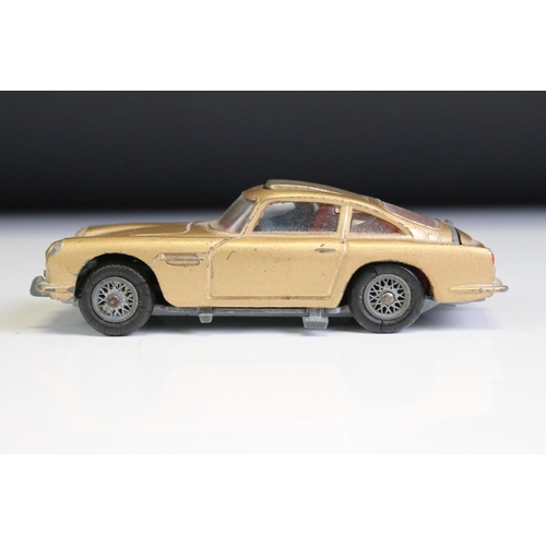 1386 - Boxed Corgi 261 James Bond 007 Aston Martin DB5 diecast model with ejector figure and secret instruc... 