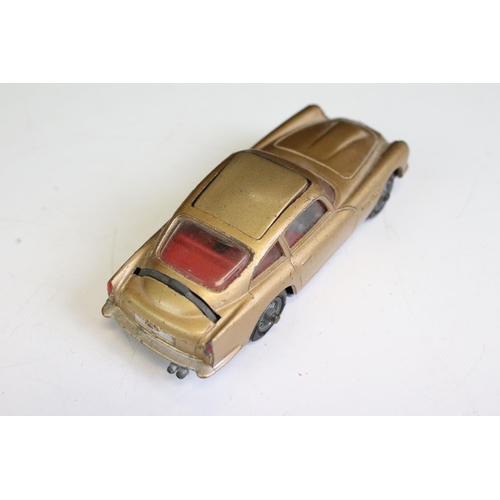 1386 - Boxed Corgi 261 James Bond 007 Aston Martin DB5 diecast model with ejector figure and secret instruc... 