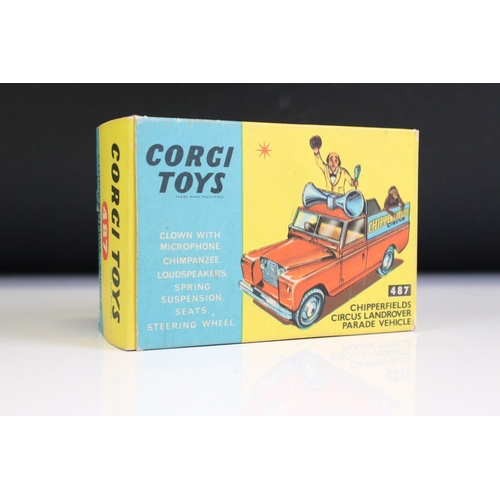 1407 - Boxed Corgi 487 Chipperfields Circus Land Rover Parade Vehicle diecast model, with figure, diecase h... 