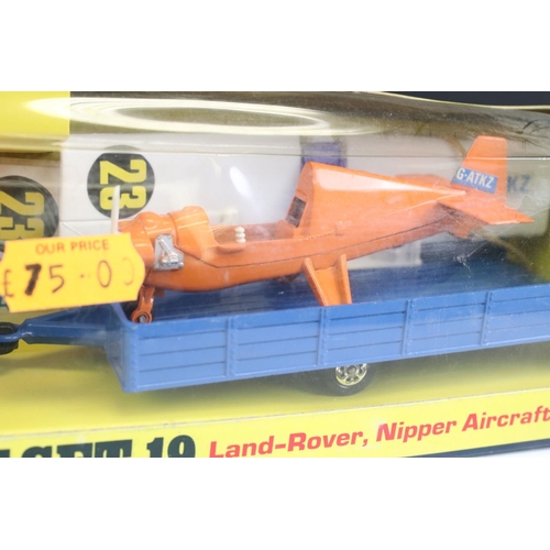 1402 - Boxed Corgi Gift Set 19 Land Rover, Nipper Aircraft and Trailer diecast model, complete and ex with ... 