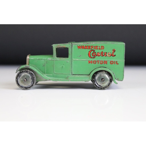 1404 - Original pre War Dinky 28M Castrol Wakefield Motor Oil Delivery van diecast model in green with fade... 