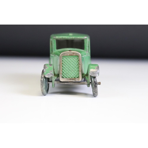 1404 - Original pre War Dinky 28M Castrol Wakefield Motor Oil Delivery van diecast model in green with fade... 