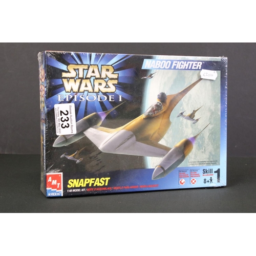 233 - Star Wars - Two sealed boxed AMT plastic model kits to include 8933 A-Wing Fighter & 30117 Naboo Fig... 