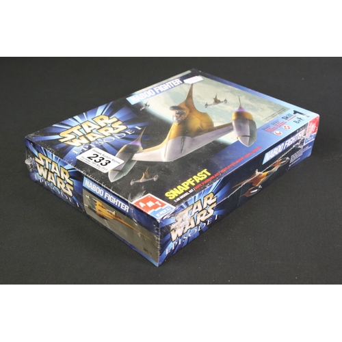 233 - Star Wars - Two sealed boxed AMT plastic model kits to include 8933 A-Wing Fighter & 30117 Naboo Fig... 