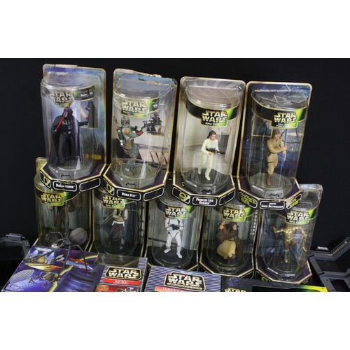 372 - Star Wars - Nine boxed Kenner Epic Forces figures (tatty boxes) plus a quantity of unboxed circa 199... 