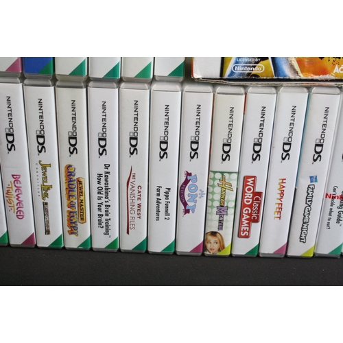 384 - Gaming - 32 Cased Nintendo DS games to include Zoo Tycoon, Moshi Monsters, Golden Balls, Nancy Drew,... 