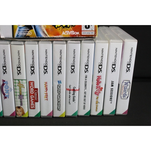 384 - Gaming - 32 Cased Nintendo DS games to include Zoo Tycoon, Moshi Monsters, Golden Balls, Nancy Drew,... 