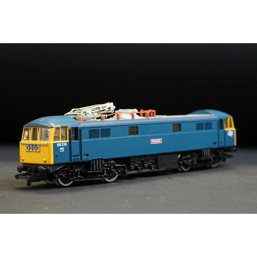 3 - Four boxed Hornby OO gauge locomotives to include R360 BR Class 86/2 Electric Phoenix, R380 SR Schoo... 