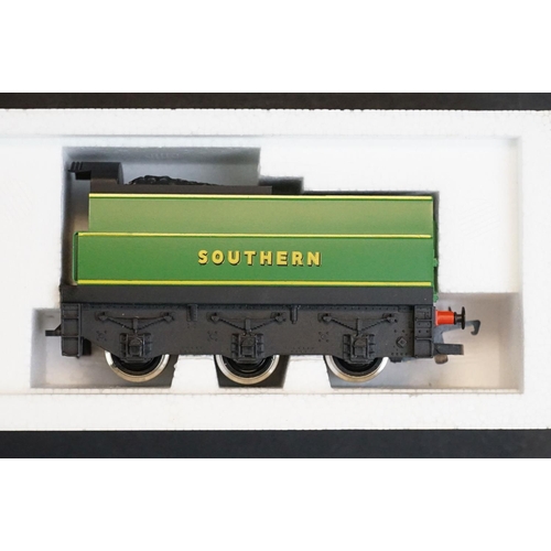 3 - Four boxed Hornby OO gauge locomotives to include R360 BR Class 86/2 Electric Phoenix, R380 SR Schoo... 