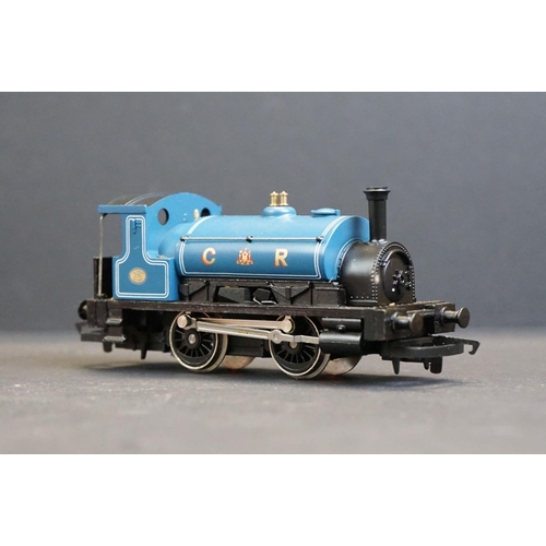 4 - Five boxed Hornby OO gauge locomotives to include R352 BR Class 52 Western Diesel, R307 BR Class 47 ... 