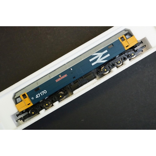 4 - Five boxed Hornby OO gauge locomotives to include R352 BR Class 52 Western Diesel, R307 BR Class 47 ... 