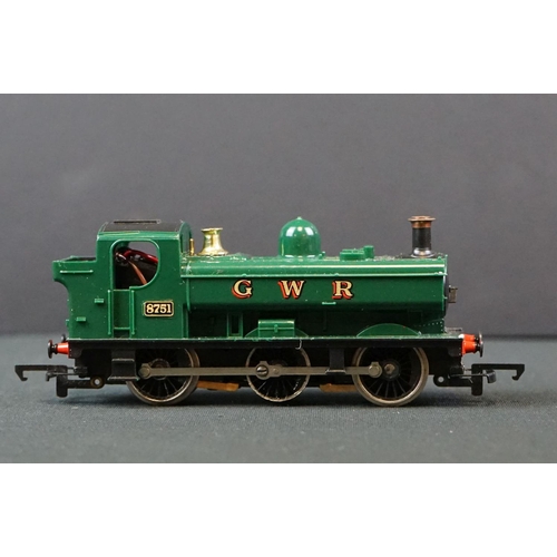 10 - Four boxed Hornby OO gauge locomotives to include R063 BR loco Britannia, R857 BR Loco Ivatt Class 2... 