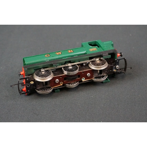 10 - Four boxed Hornby OO gauge locomotives to include R063 BR loco Britannia, R857 BR Loco Ivatt Class 2... 